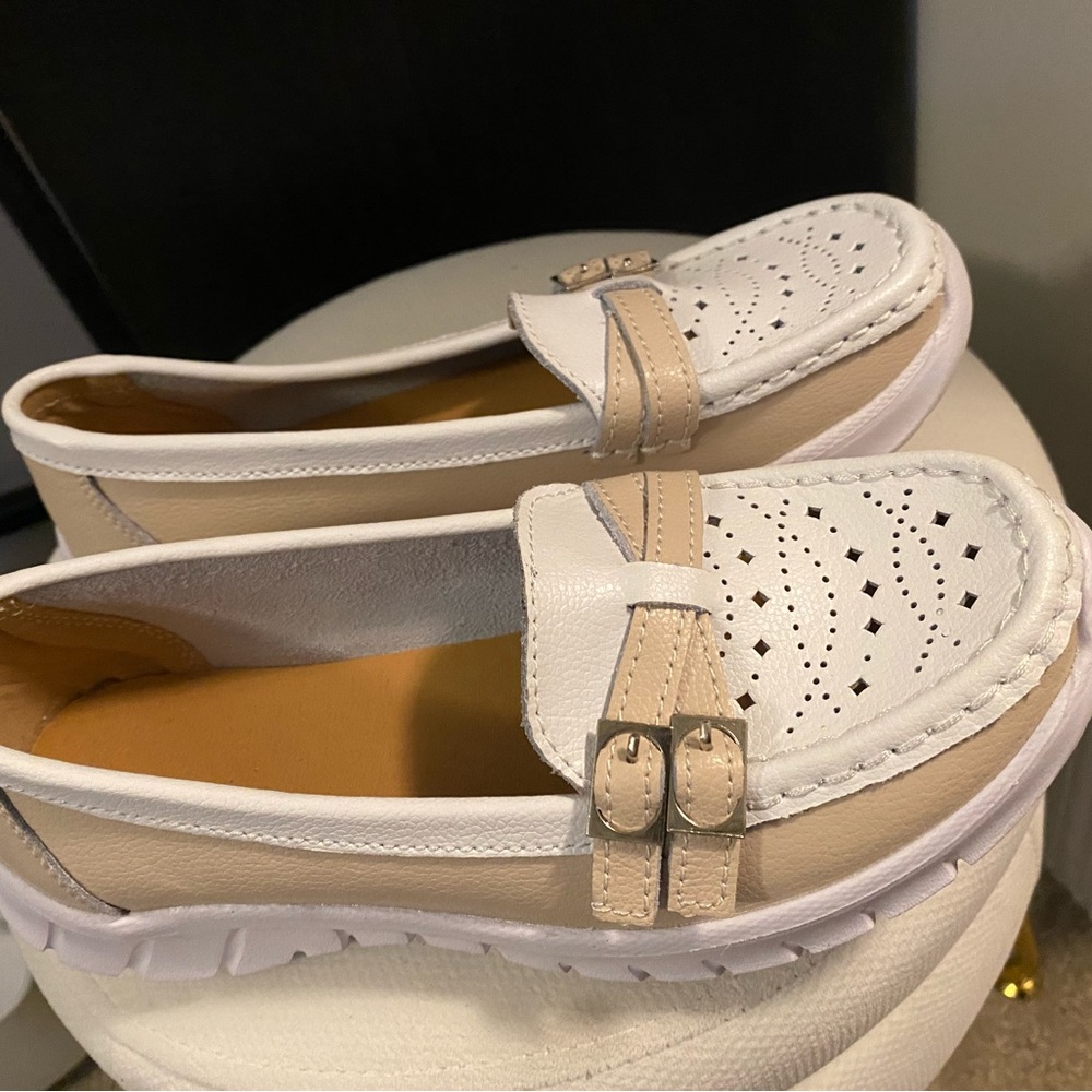 NWOT - size 5.5 Shein
